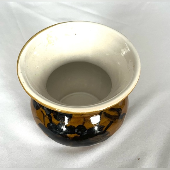 Vintage Ceramic Pot - Picture 3 of 5